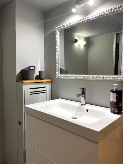 Ksenokratous-Kolonaki Cozy Apartment เอเธนส์ ภายนอก รูปภาพ